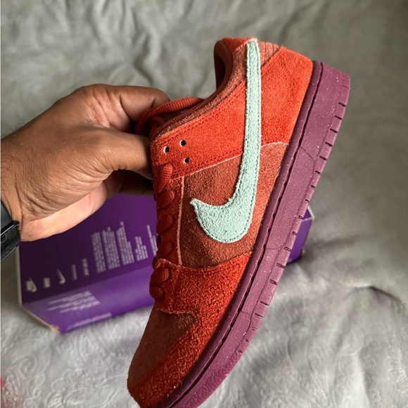 Nike Dunk Mystic Red - Size 9.5 - Picture 7 of 9